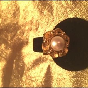 Vintage  1980's Button Ring